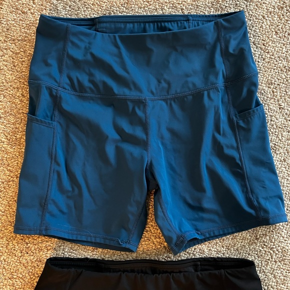 Women’s Workout Athletic Spandex with Pockets 2 Pack Blue & Black - Picture 2 of 9